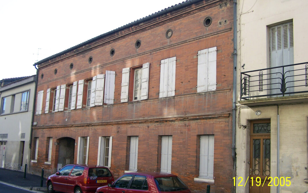 Bâtiment avant enduit et badigeon.