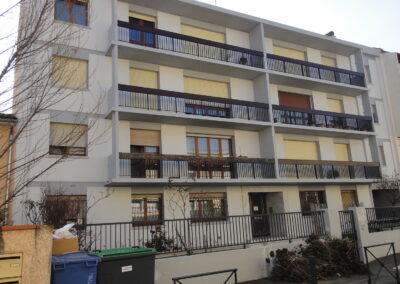 Façade d'immeuble après revêtement décoratif
